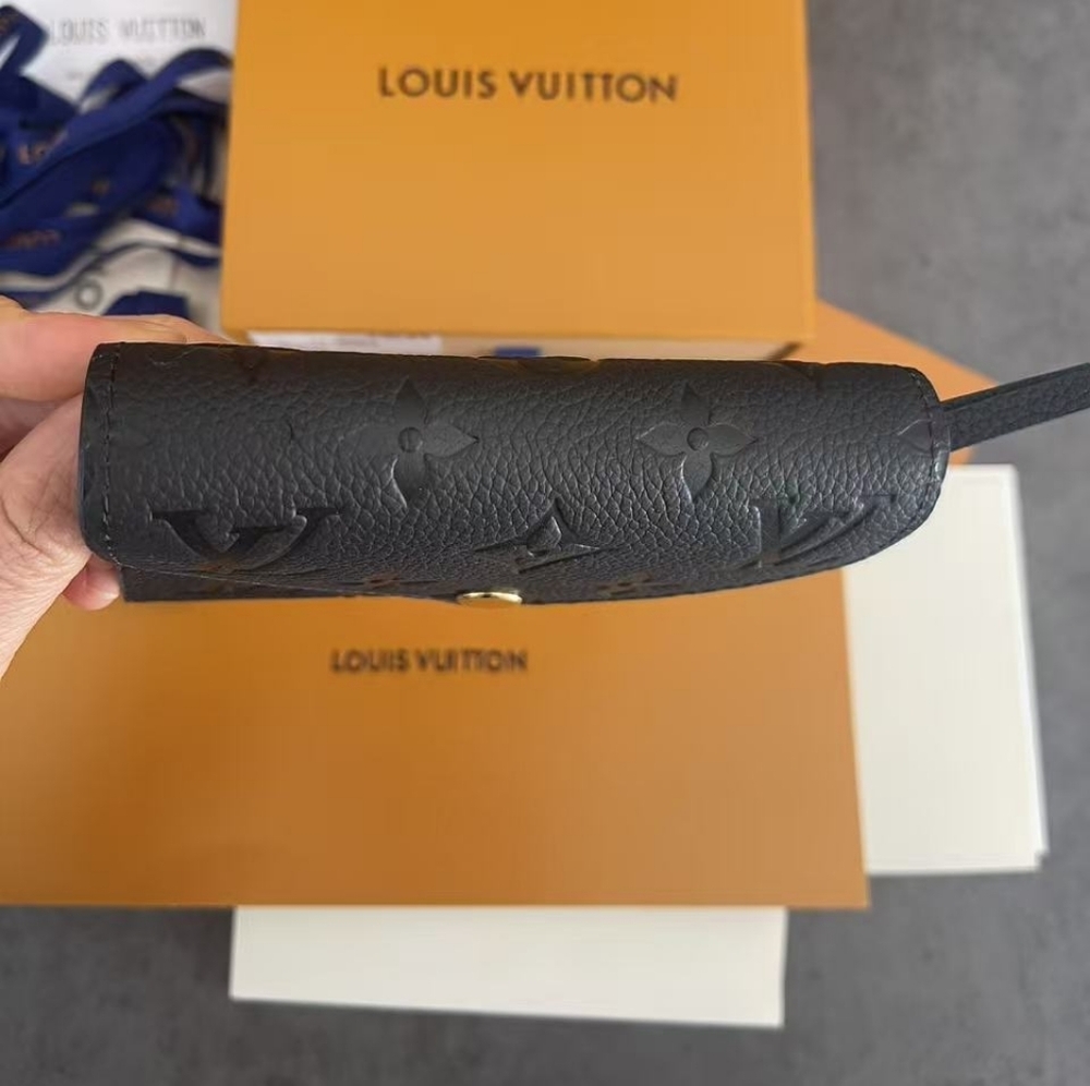 Louis Vuitton Victorine Wallet - Picture 11 of 11